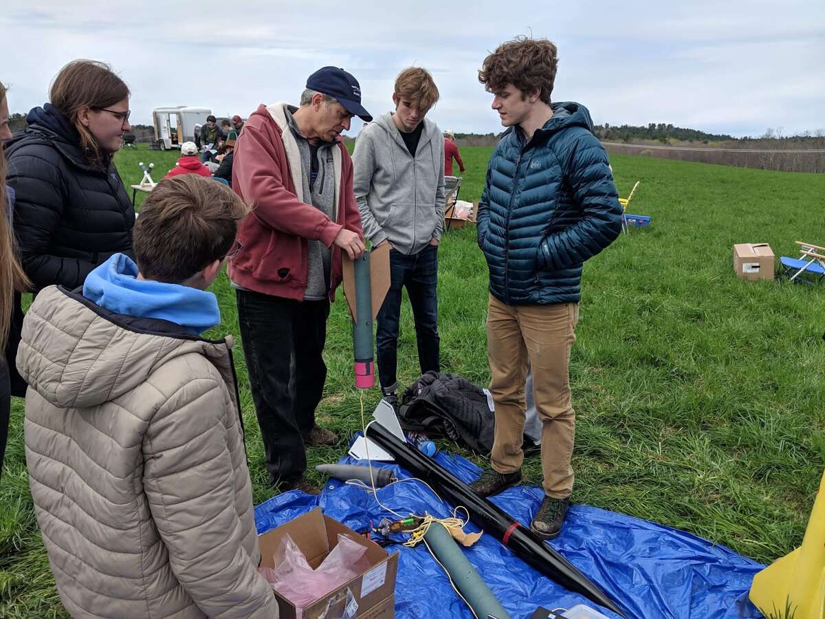 Preparing the dual-deploy rocket